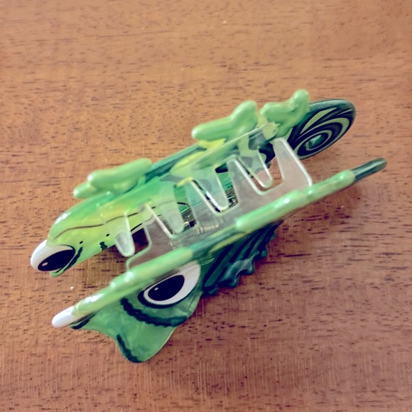 Disney Inspired Pascal from Rapunzel Hair Clip - Picture 2 of 2